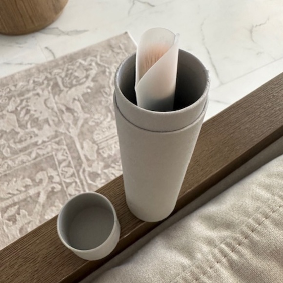 Westman Atelier Eyeshadow II Brush - Picture 3 of 5